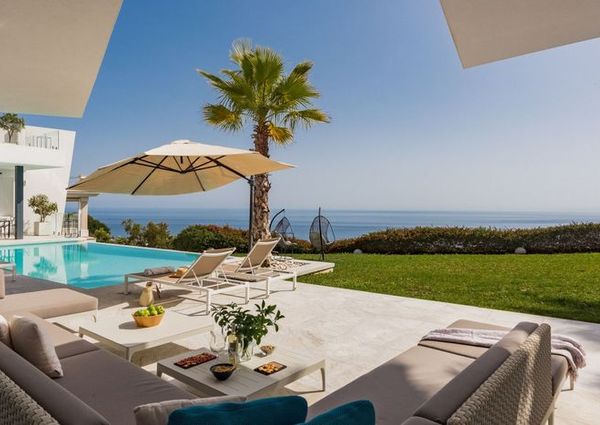 Luxury Villa for rent in Marbella Del Este, Andalusia