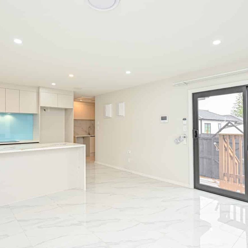 Brand new home Otahuhu - Photo 1