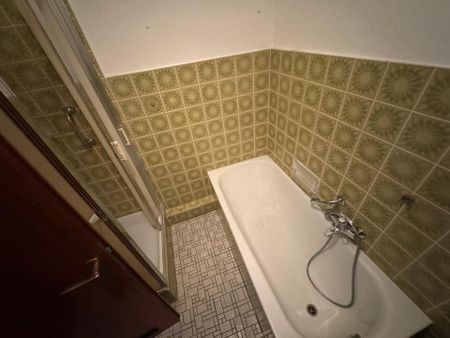 Exklusive 3-Zimmer-Gartenwohnung mit Terrasse und Stellplatz - Foto 2