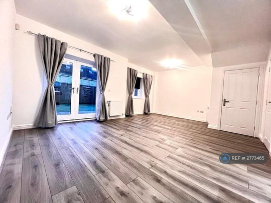 4 bedroom terraced house to rent - Photo 1