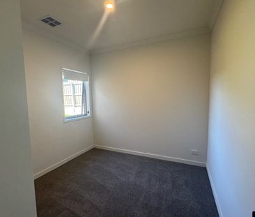 Comfortable and Convenient Family Home. - Photo 2