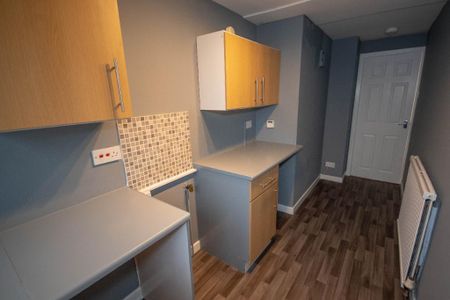 2 bedroom flat to rent - Photo 3