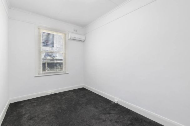 Classic home in quiet street! - Photo 1