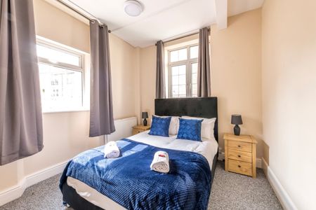 7 Bed End Terrace, Cave Street, BS2 - Photo 4