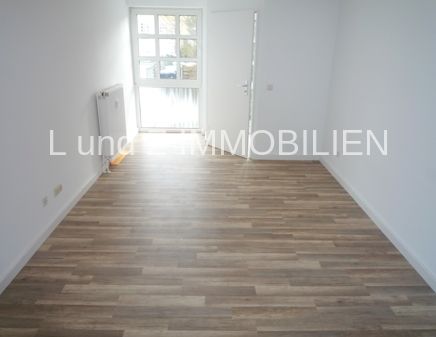 *** Helle 2 Zimmer EG-Wohnung mit Einbau-Küche *** - Foto 1