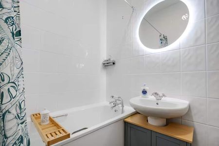 2 Bed Flat, Harrington Chamber, L2 - Photo 2