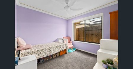 Modern lowset home with easy family living - Photo 2