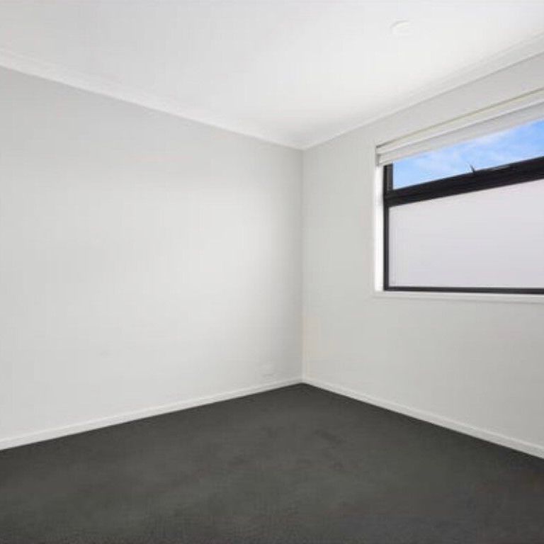 Clyde North - Photo 1