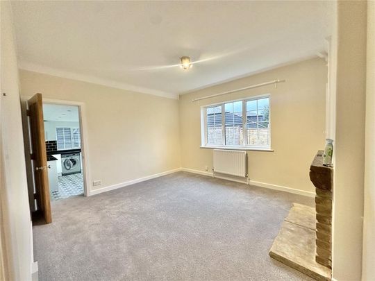 3 bedroom bungalow to rent - Photo 1