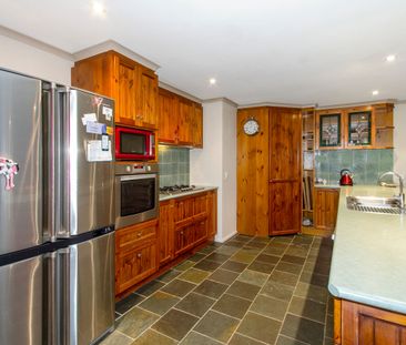 Proud & Spacious Family Home - Photo 1