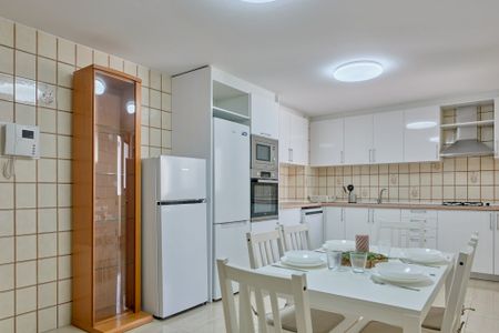 Spacious and bright room&nbsp;with shared balcony - Photo 3