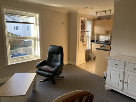 1 bed flat to rent in Newgate Lodge, 9 Norwich Avenue, BH2 - Photo 2