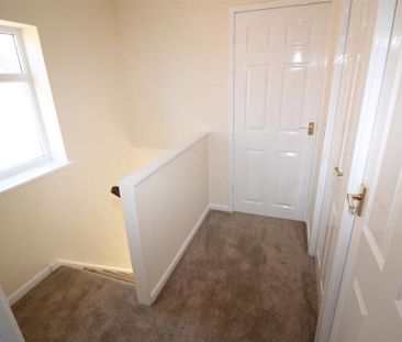 3 bedroom semi-detached house to rent - Photo 5