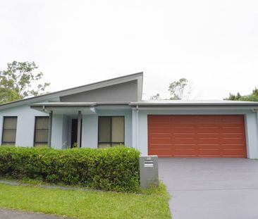 4 Bed, 2 Bath, 2 Car House in Oxenford – Ideal Family Living Awaits! - Photo 1
