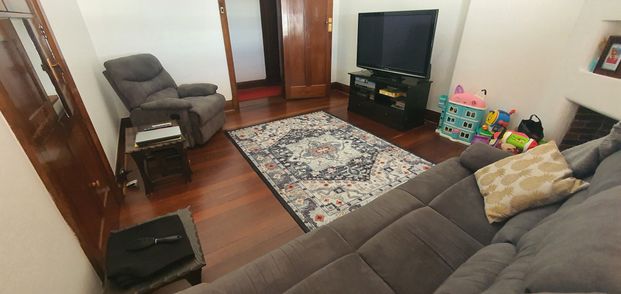Bassendean - Photo 1