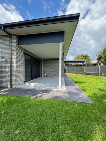 Coastal 4 Bedroom - 3.5 Bathroom - Stunning New Build - Ducted Air Con - Photo 3