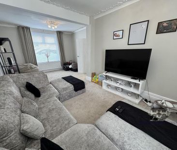 3 bedroom end of terrace house to rent - Photo 3