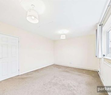 Crockhamwell Road, Woodley, Reading, Berkshire, RG5 - Photo 3