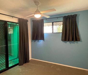 Spacious 2 Bedroom unit located only 100m from the stunning Marooch... - Photo 2