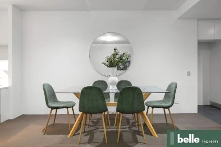 FURNISHED SINGLE ROOM IN PRIME LOCATION WITH BILLS INCLUDED - Photo 3