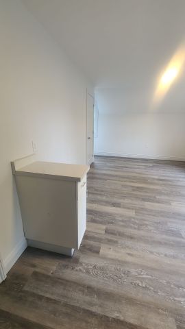 For Lease - 639 Ontario Street Unit# 2nd Floor, Stratford, Ontario - Photo 2