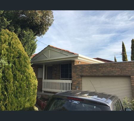 65A Outlook Drive, Glenroy, Vic 3046 - Photo 3