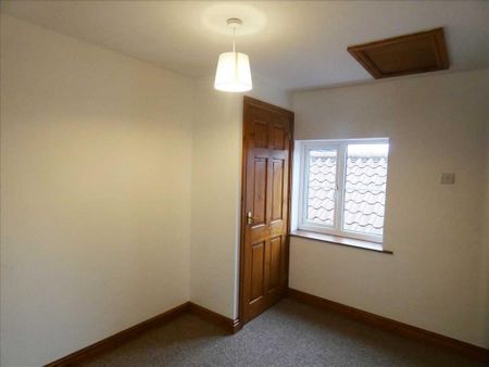 2 bedroom semi-detached house to rent - Photo 4