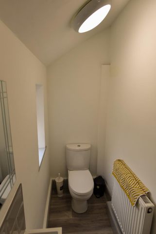 1 bedroom in a house share to rent - Photo 5