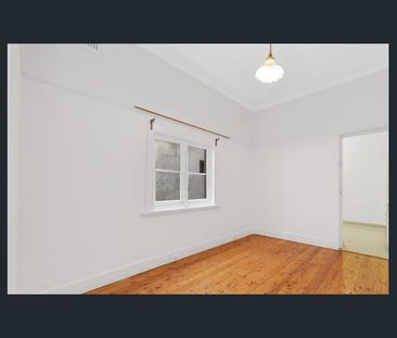 Lovely Two-Bedroom Home in Lilyfield - Photo 3