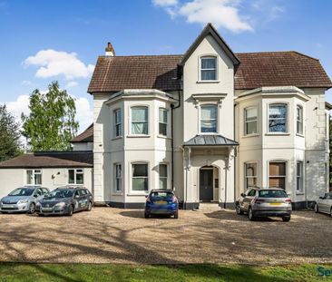 Grange Road, Guildford, Surrey, GU2 - Photo 2