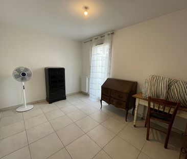 PLAN DE CUQUES. LA MONTADE. APPARTEMENT TYPE 2 AVEC TERRASSE ET GARAGE - Photo 4