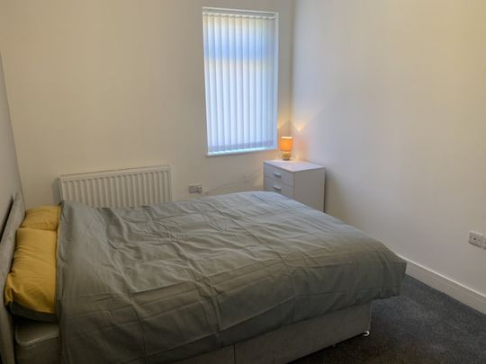 1 bed House Share - To Let - Photo 1