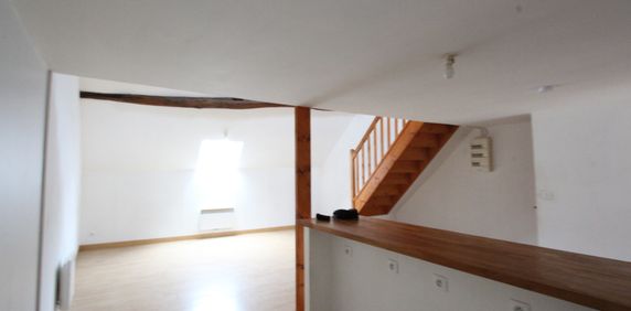 Location Appartement 3 pièces 60m² LA CHARITE SUR LOIRE 58400 - Photo 2