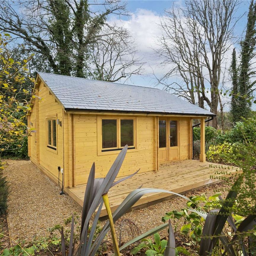 A delightful three bedroom detached character cottage located on the outskirts of a rural estate. - Photo 1