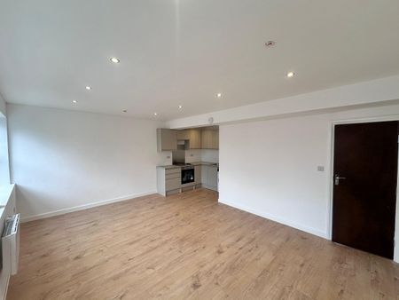 2 Bed Flat, Church Path, CR0 - Photo 3