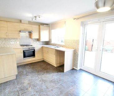 3 bedroom terraced house to rent - Photo 4