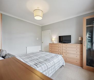 3 bedroom semi-detached house to rent - Photo 6