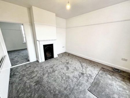 One Bedroom Apartment To Let on Berners Street - Photo 4