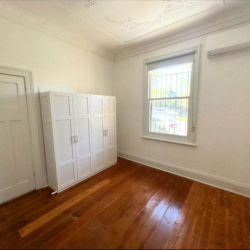 Lilyfield House for rent: 4BR, A/C, Balcony, Study, Garage, Yard $1750/week - Photo 1