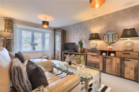 4 bedroom detached house to rent - Photo 3