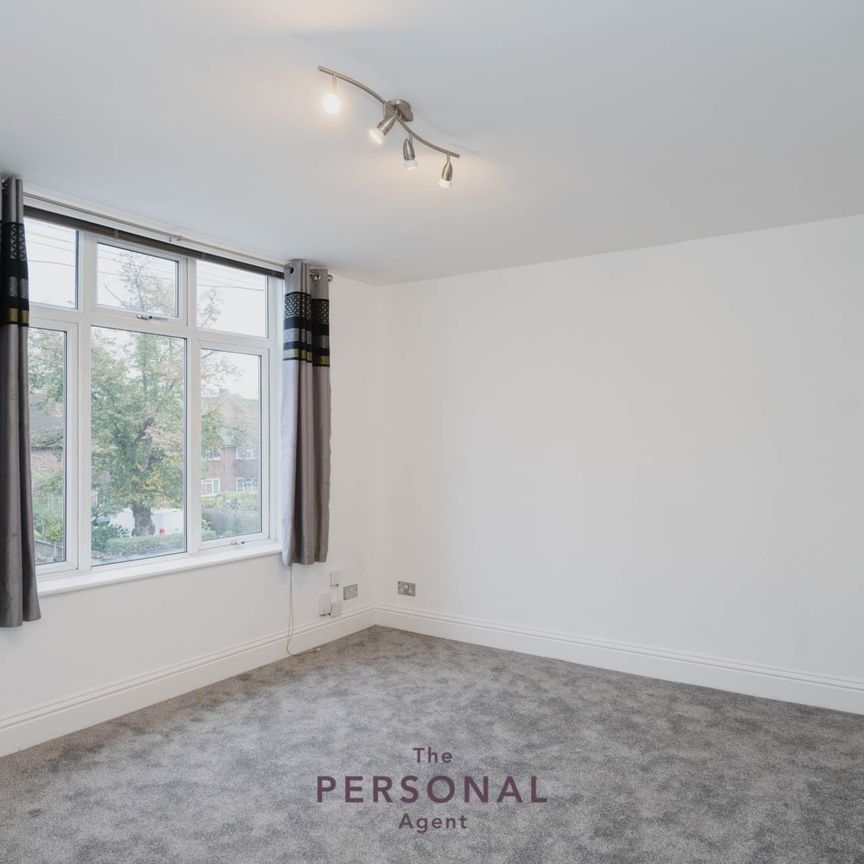 Hook Road, Epsom - Photo 1