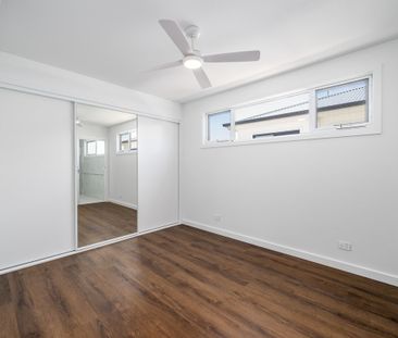 MODERN, NEW AND FULLY FURNISHED! - Photo 5