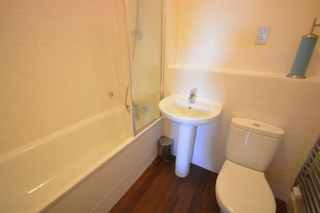 Dalmeny Way, Epsom, Surrey, KT18 7DD - Photo 4