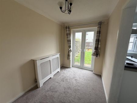 3 bedroom terraced house to rent - Photo 3