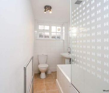 2 bedroom property to rent in London - Photo 2