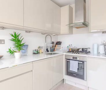 1 Bed Flat, Castellain Road, W9 - Photo 6