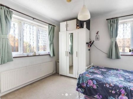 1 bedroom semi-detached house to rent - Photo 4