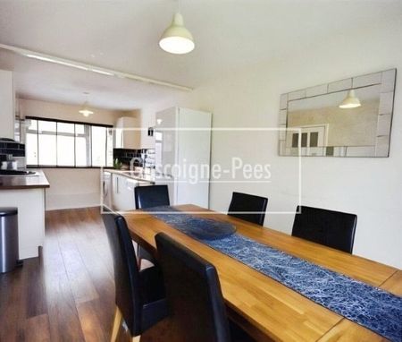 Bracknell, RG12 - Photo 2