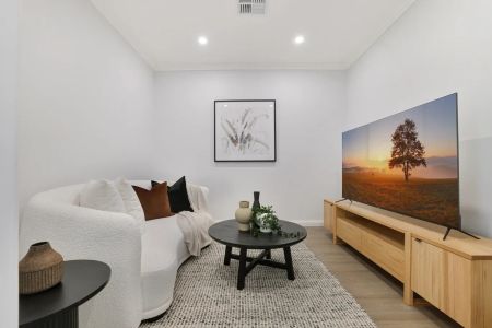 Style & Sophistication - Photo 3