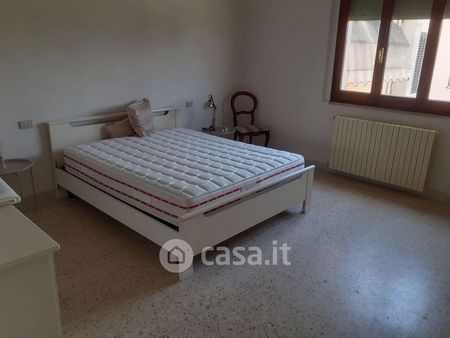 Casa bifamiliare in Affitto in Via Francesco Ferrucci a Agliana - Photo 2